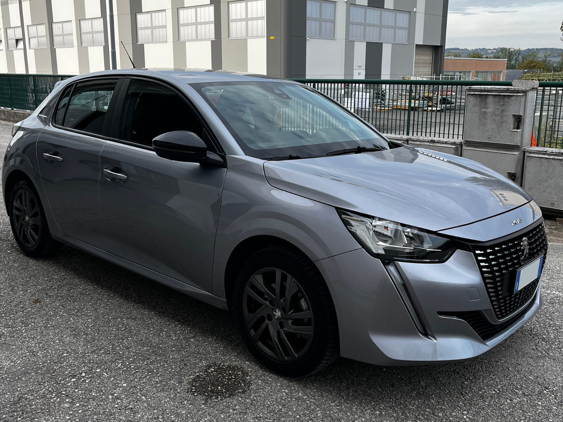 Peugeot 208 vista esterna